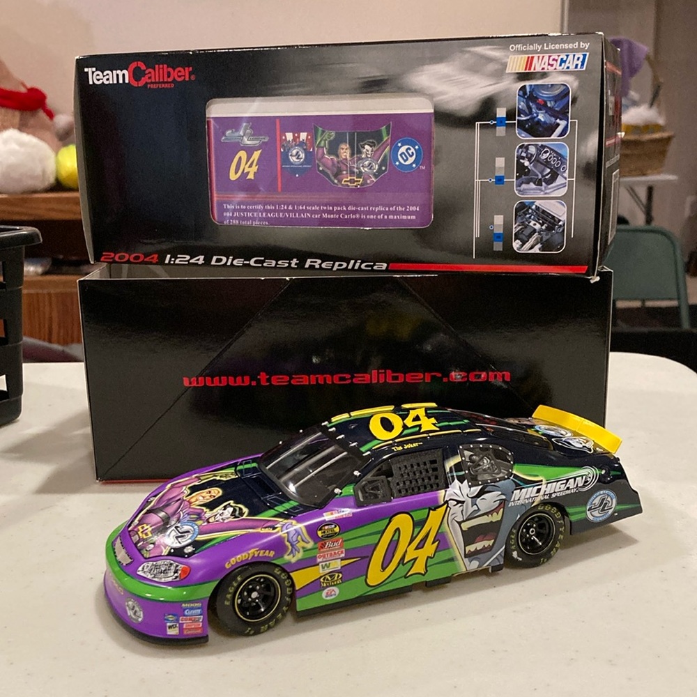 Justice League #04 Team Caliber Preferred 2004 1:24 Die-Cast Replica NASCAR NIB